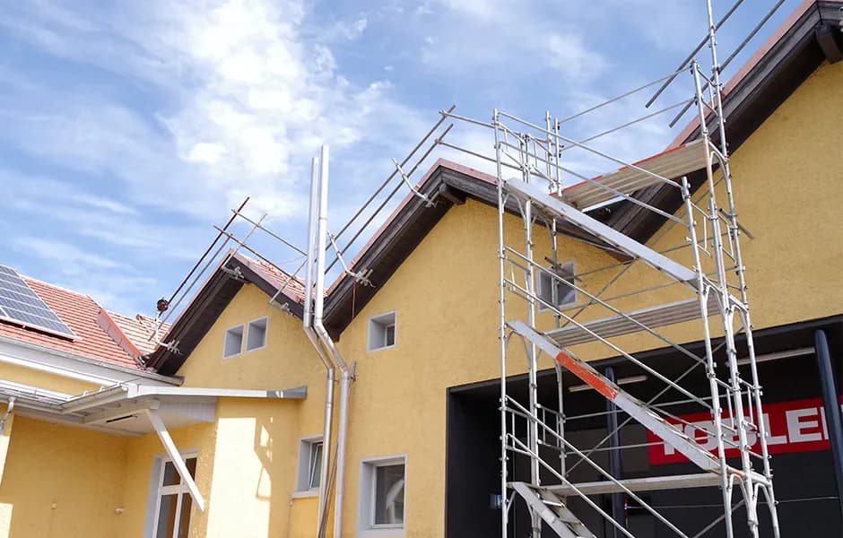 Gerüstbau der Gloor AG an einem Gebäude in Schaffhausen